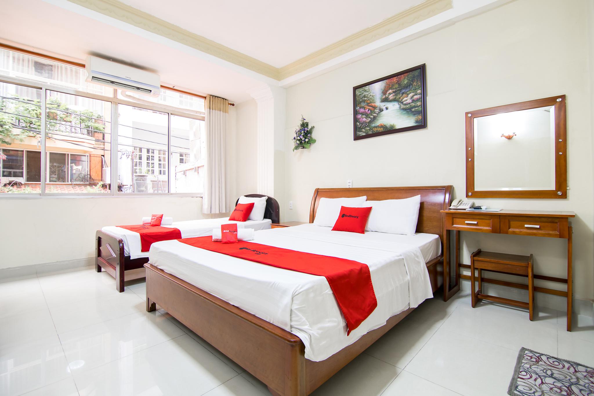 Reddoorz Plus @ Pham Ngu Lao 2 TP. Hồ Chí Minh Ngoại thất bức ảnh